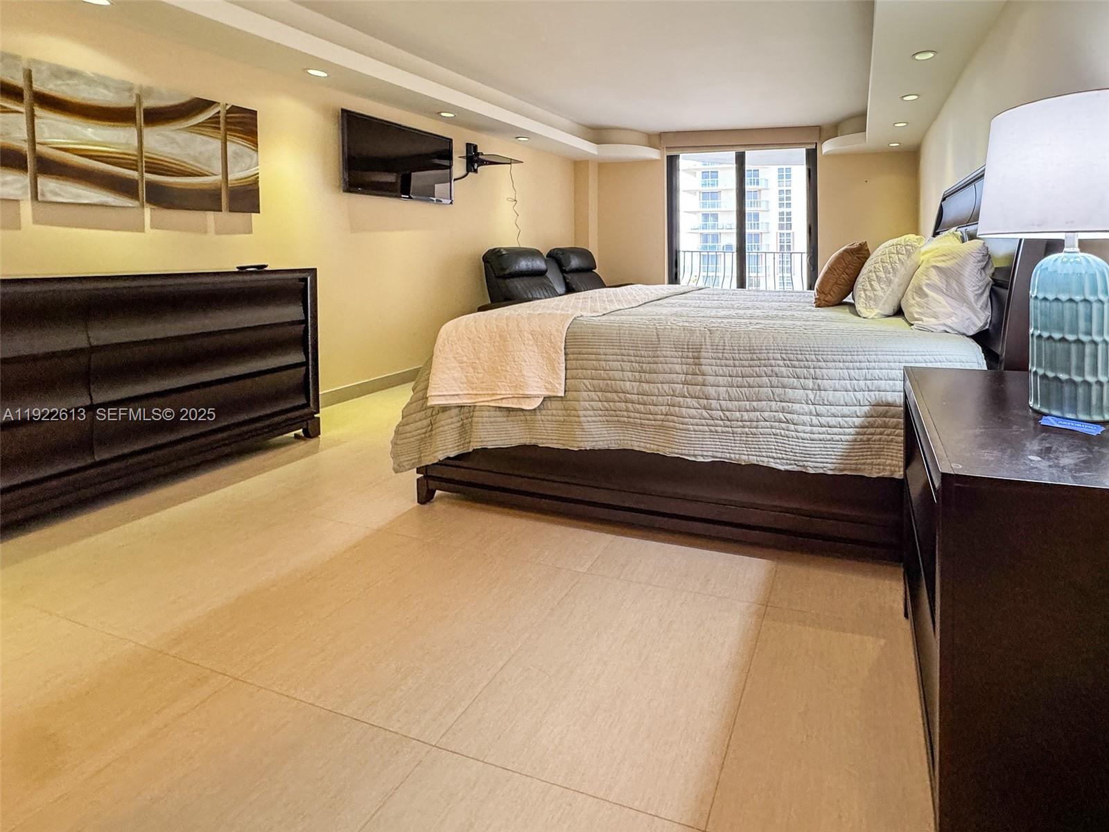 8877 Collins Ave #809 Surfside, FL 33154