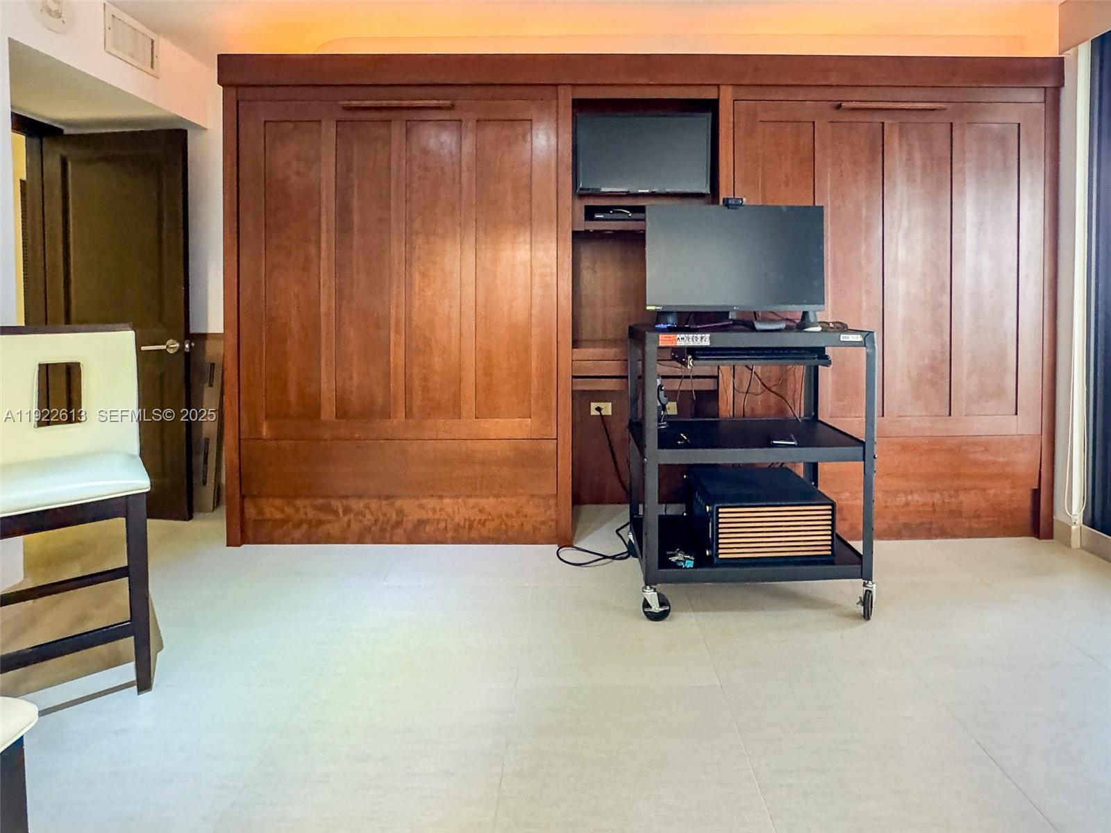 8877 Collins Ave #809 Surfside, FL 33154