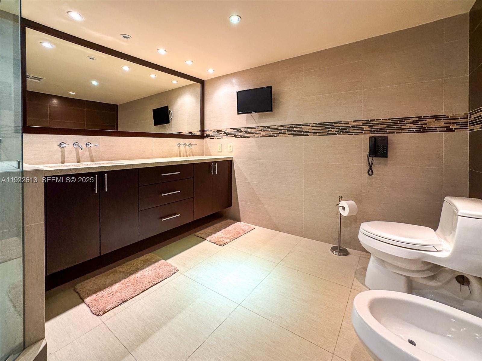 8877 Collins Ave #809 Surfside, FL 33154