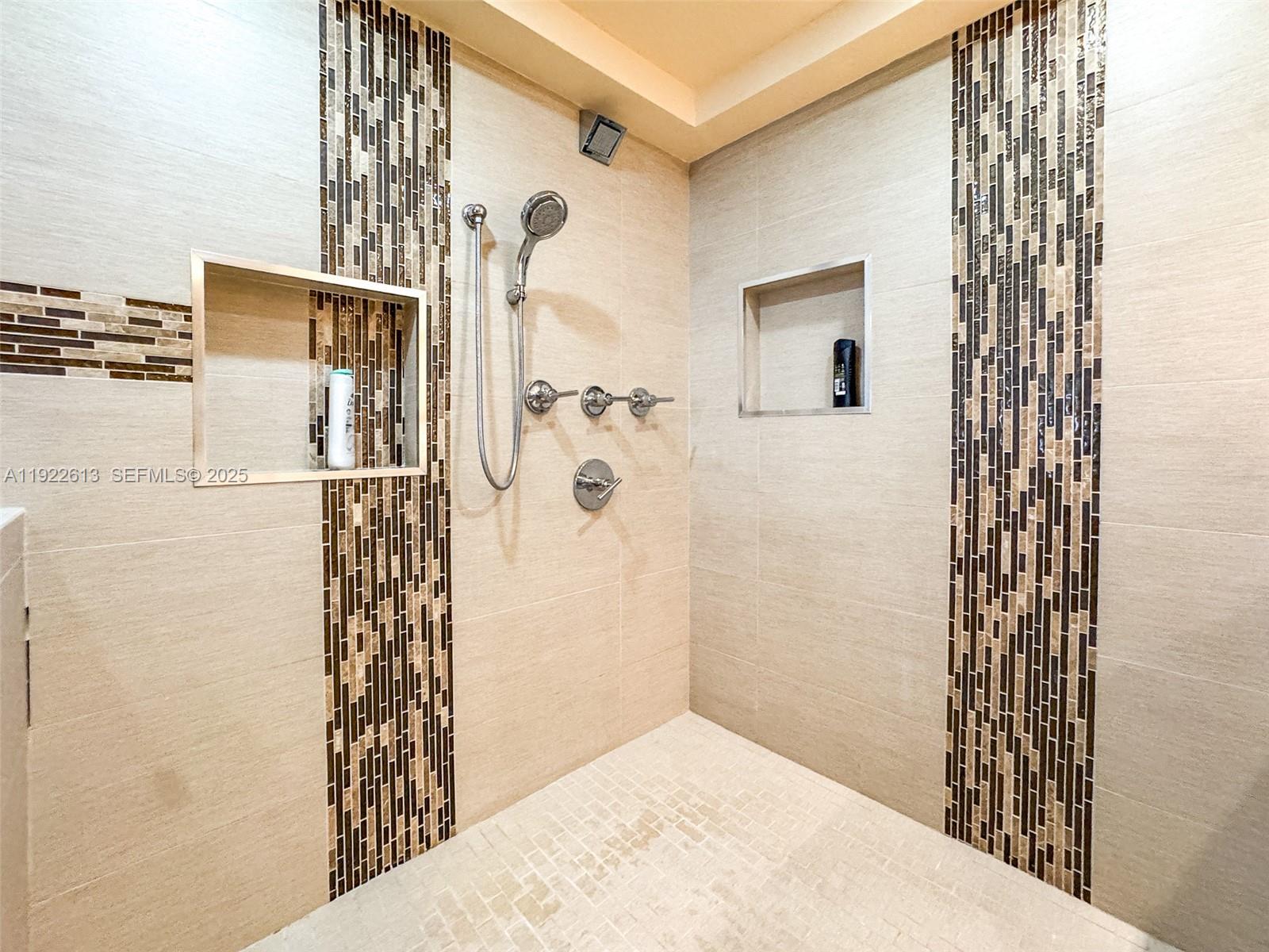 8877 Collins Ave #809 Surfside, FL 33154