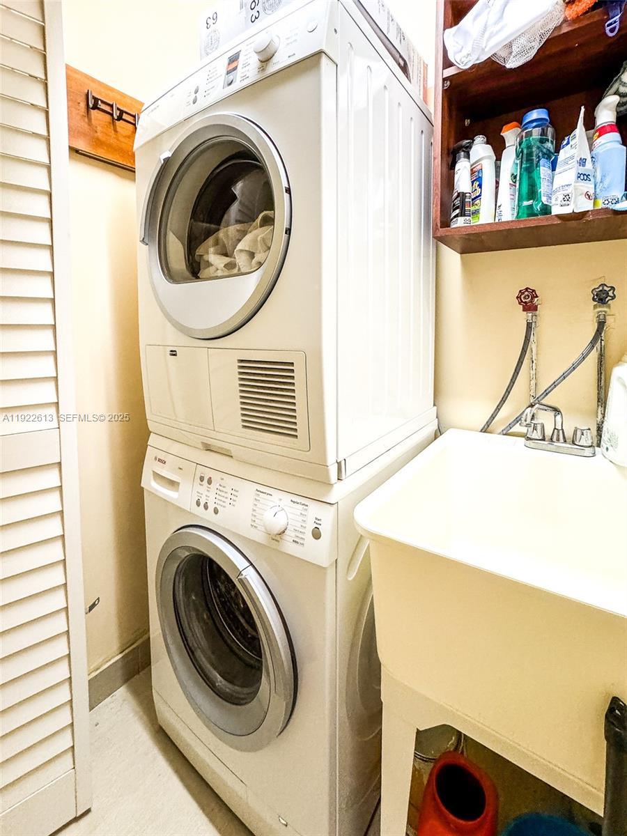 8877 Collins Ave #809 Surfside, FL 33154