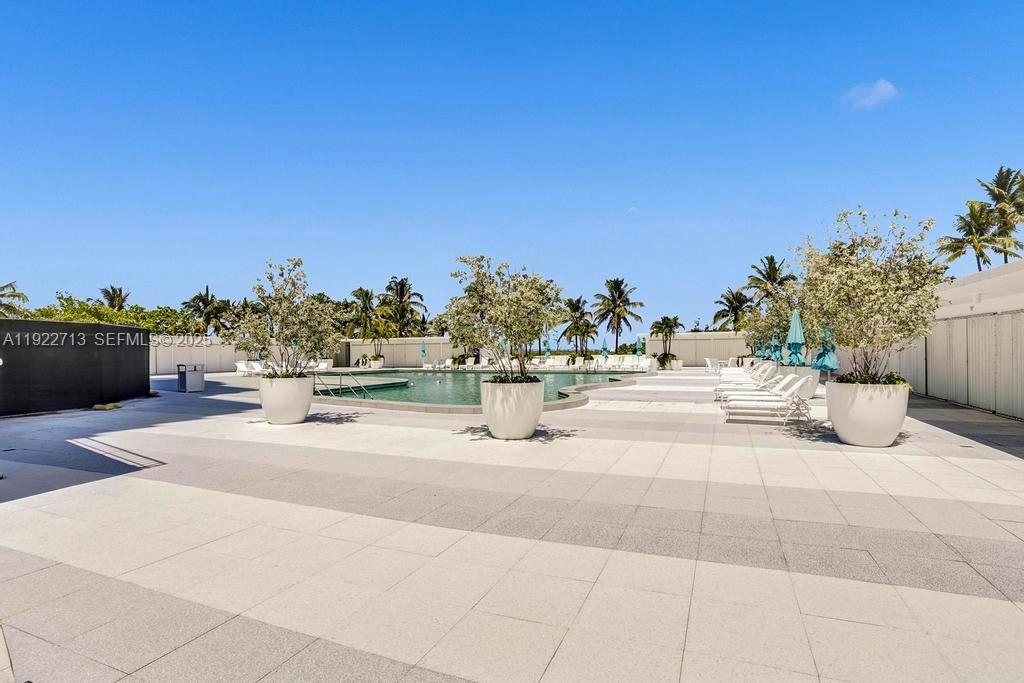 5255 Collins Ave #5D Miami Beach, FL 33140