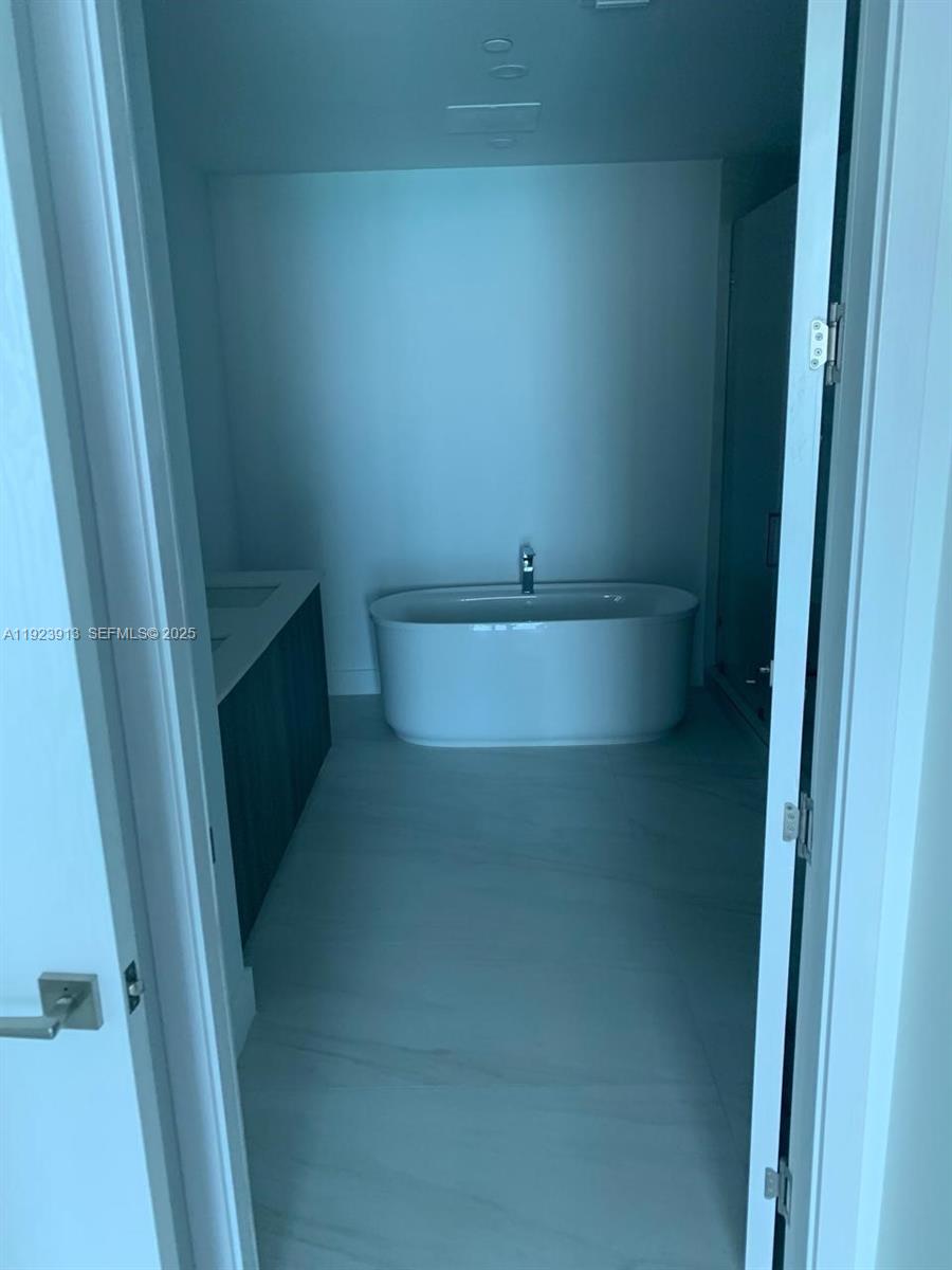 17550 Collins Ave #1204 Sunny Isles Beach, FL 33160