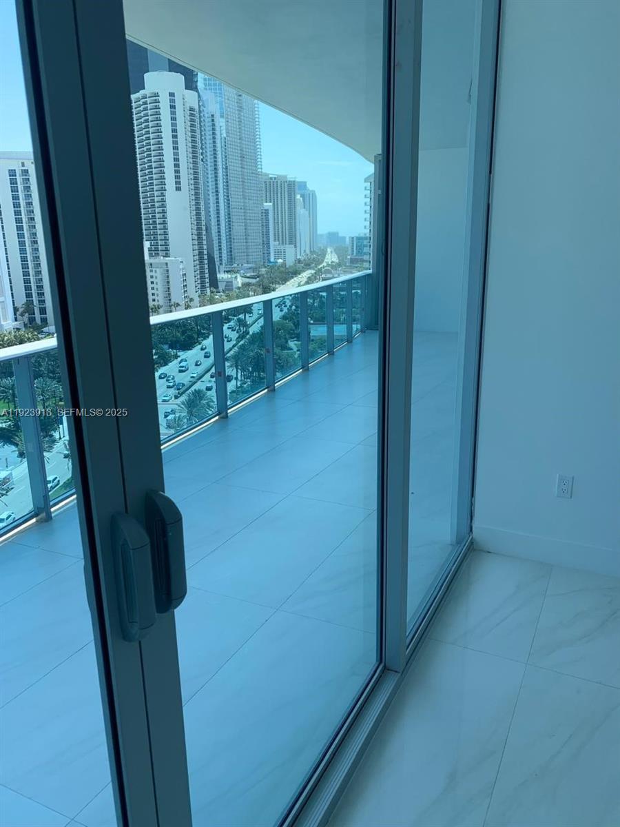 17550 Collins Ave #1204 Sunny Isles Beach, FL 33160