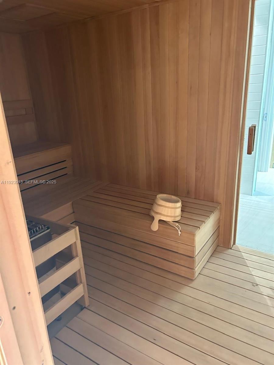 17550 Collins Ave #1204 Sunny Isles Beach, FL 33160