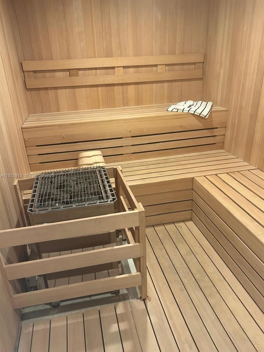 17550 Collins Ave #1204 Sunny Isles Beach, FL 33160