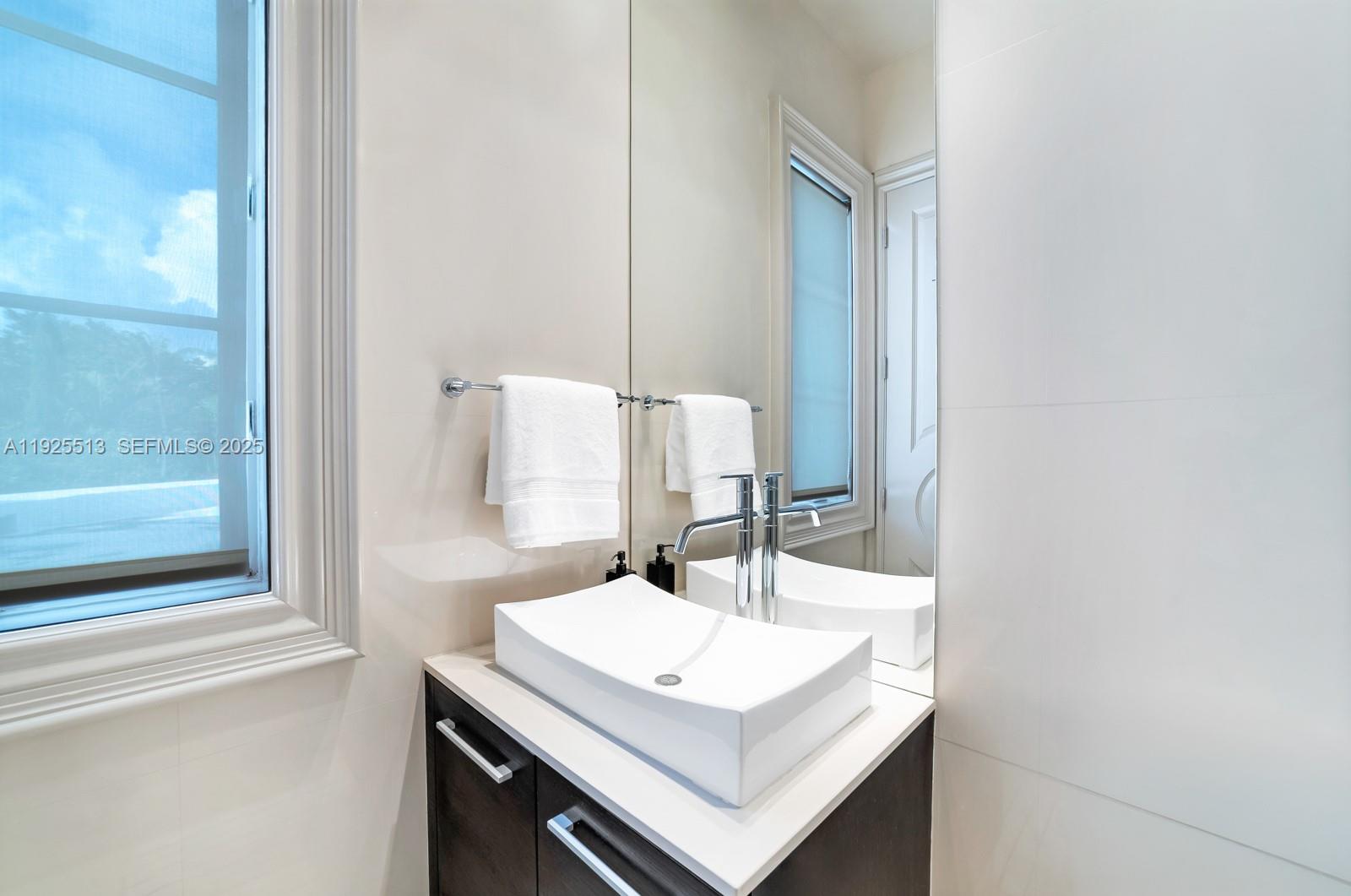 142 S Island Is Golden Beach, FL 33160