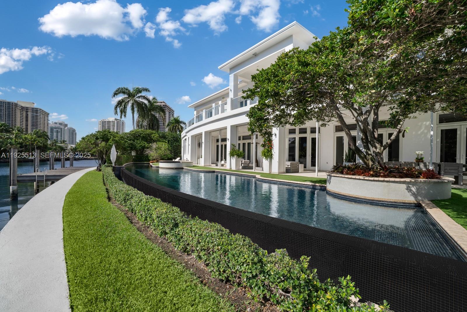 142 S Island Is Golden Beach, FL 33160