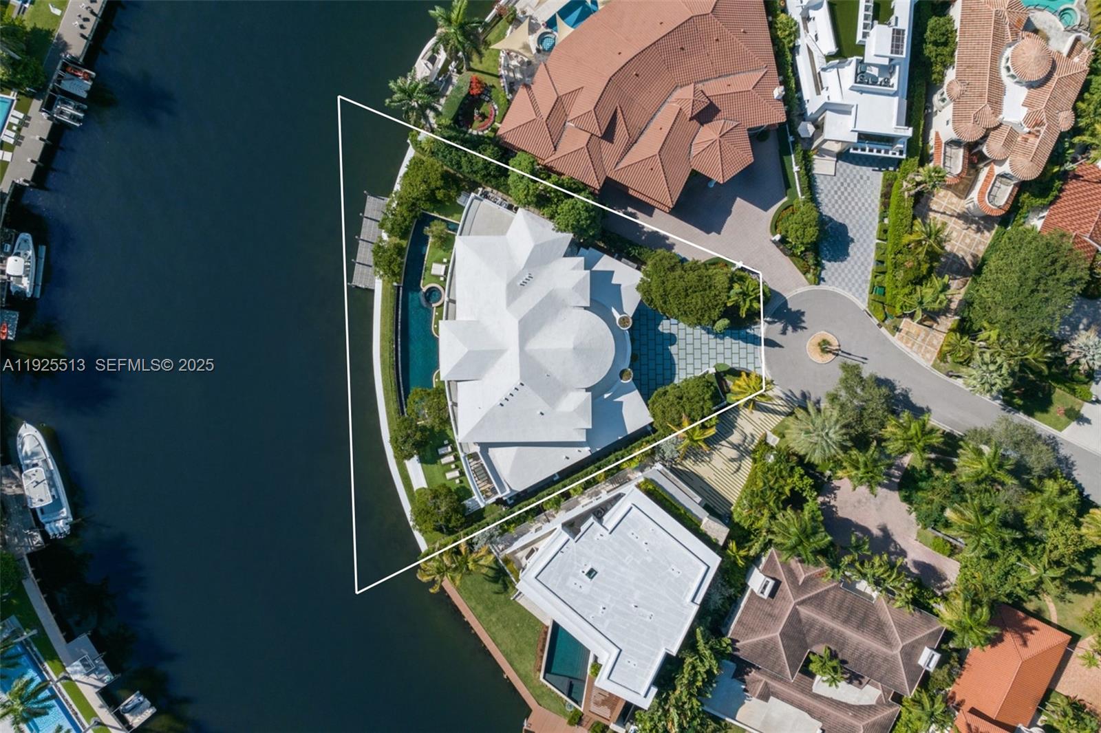 142 S Island Is Golden Beach, FL 33160