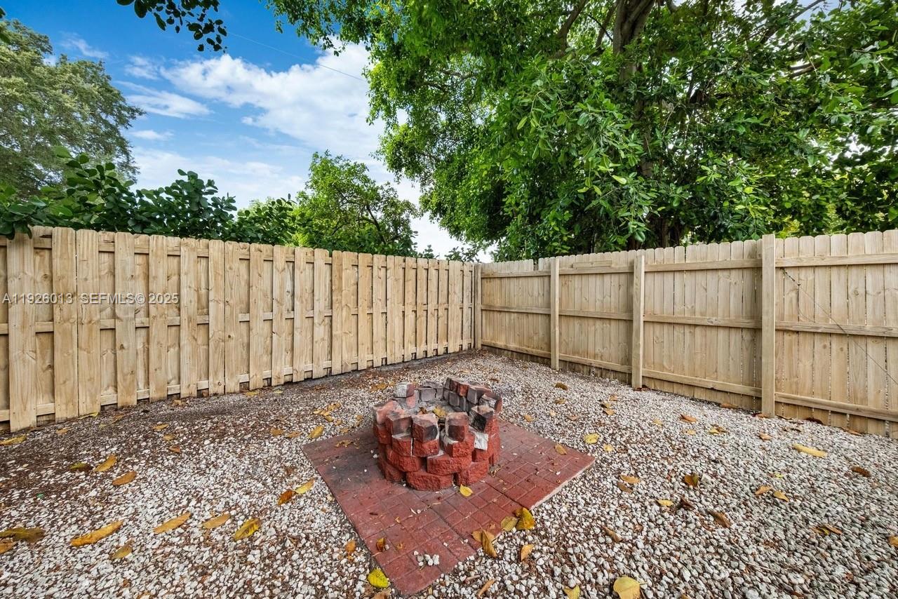 12995 NE 5th Ave North Miami, FL 33161