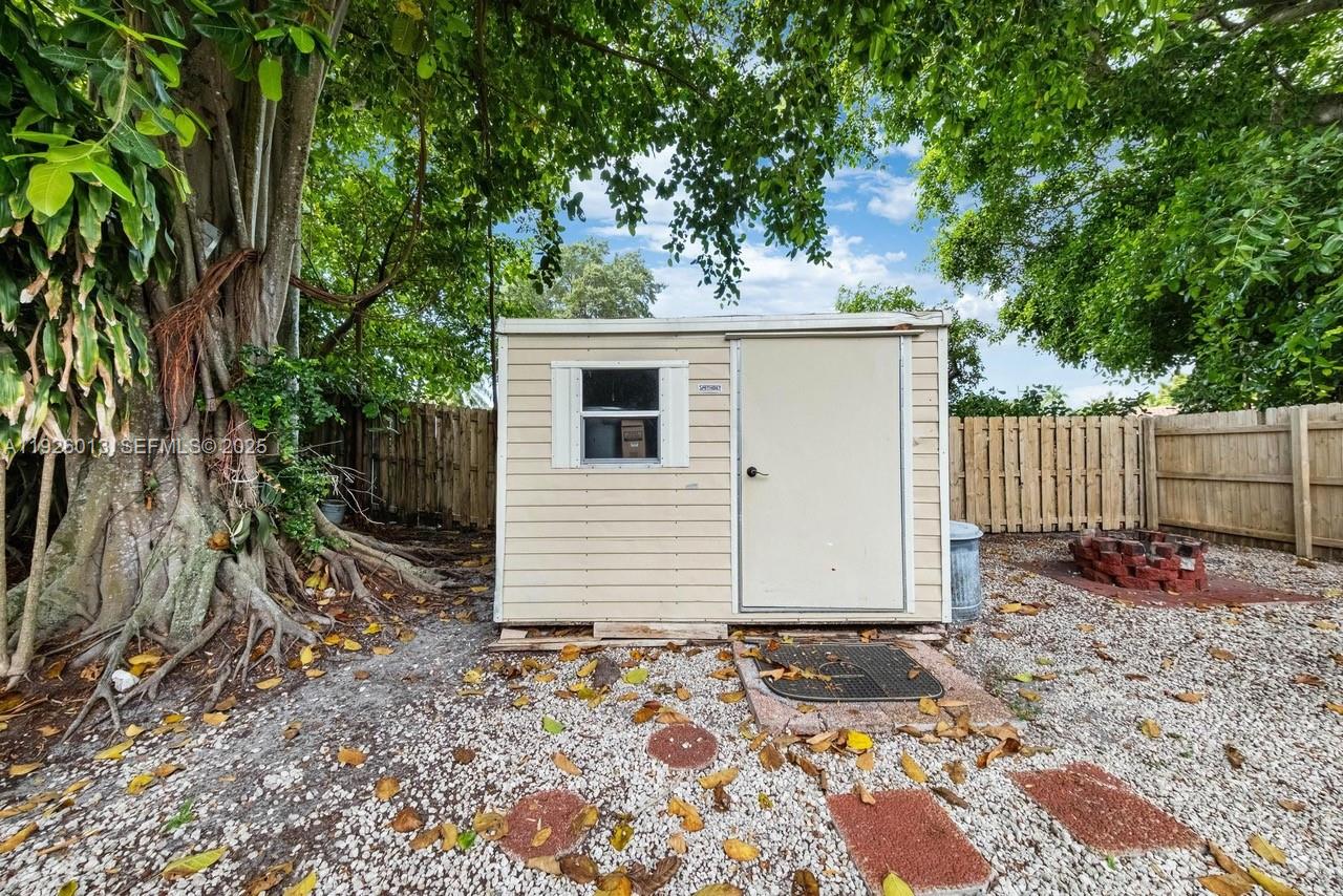 12995 NE 5th Ave North Miami, FL 33161