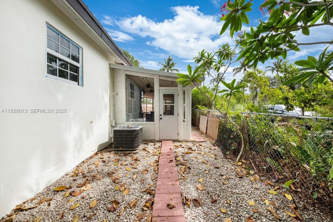 12995 NE 5th Ave North Miami, FL 33161