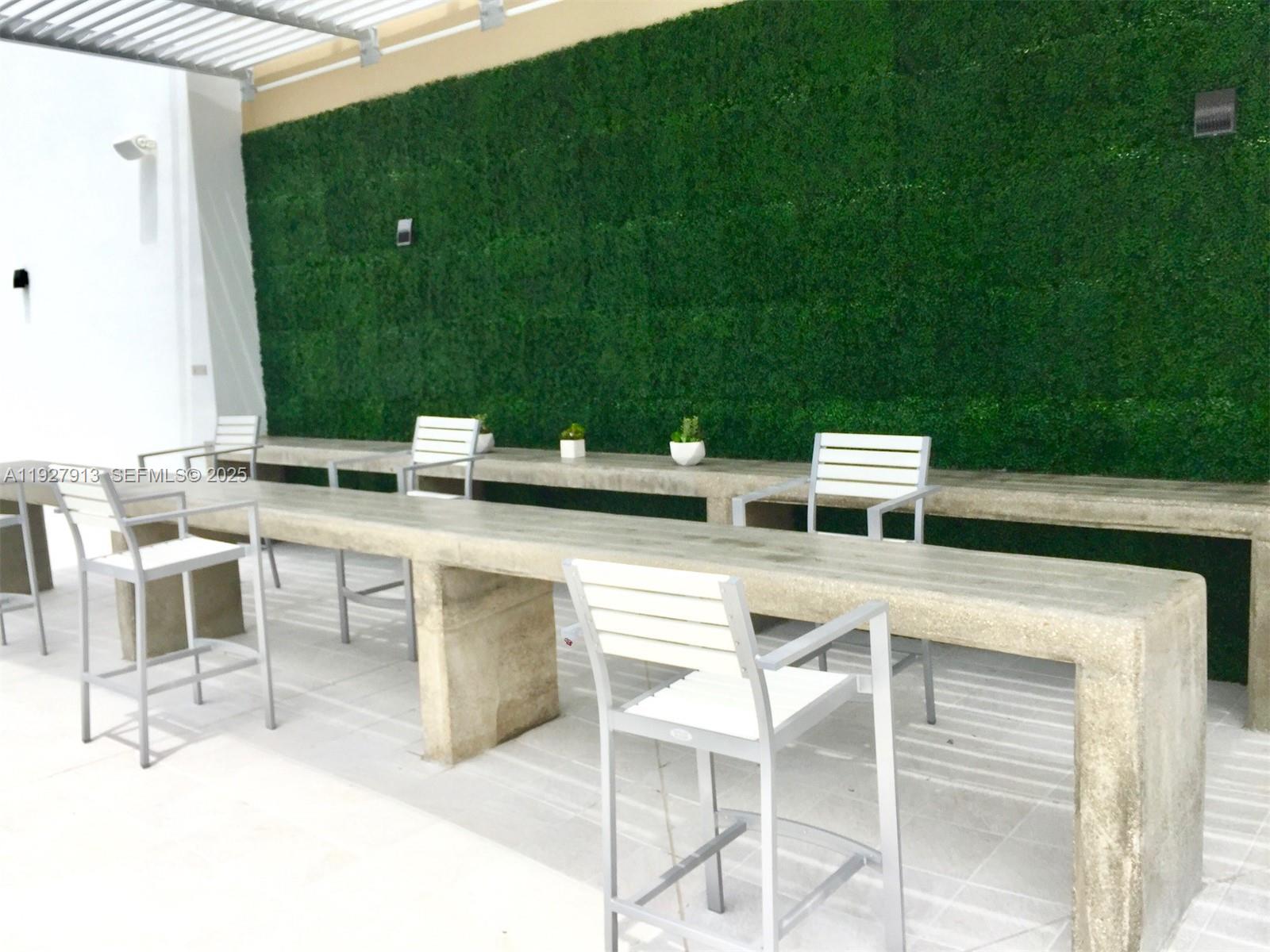 image Brickell Ten17