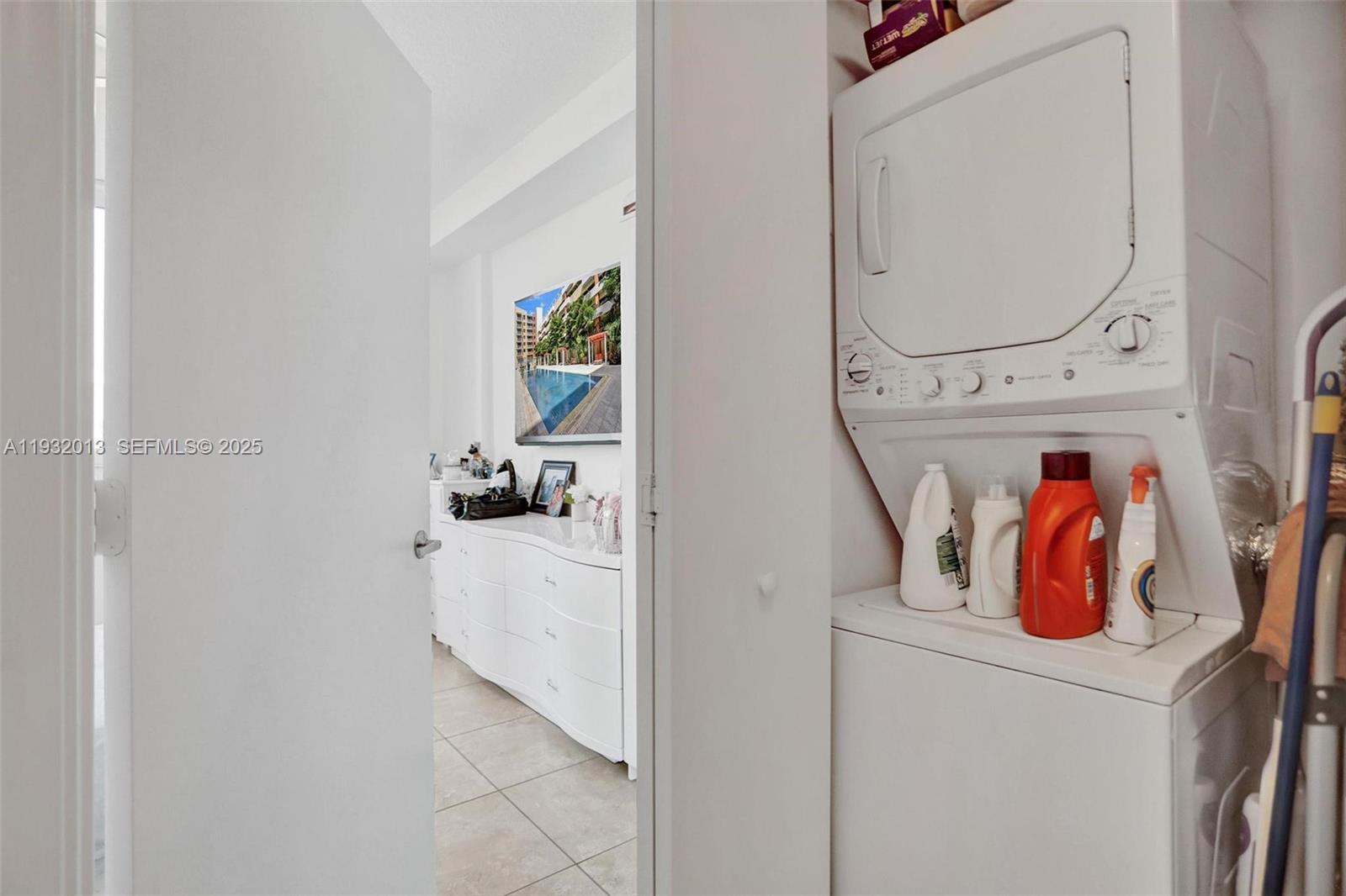 image The Venture at Aventura12