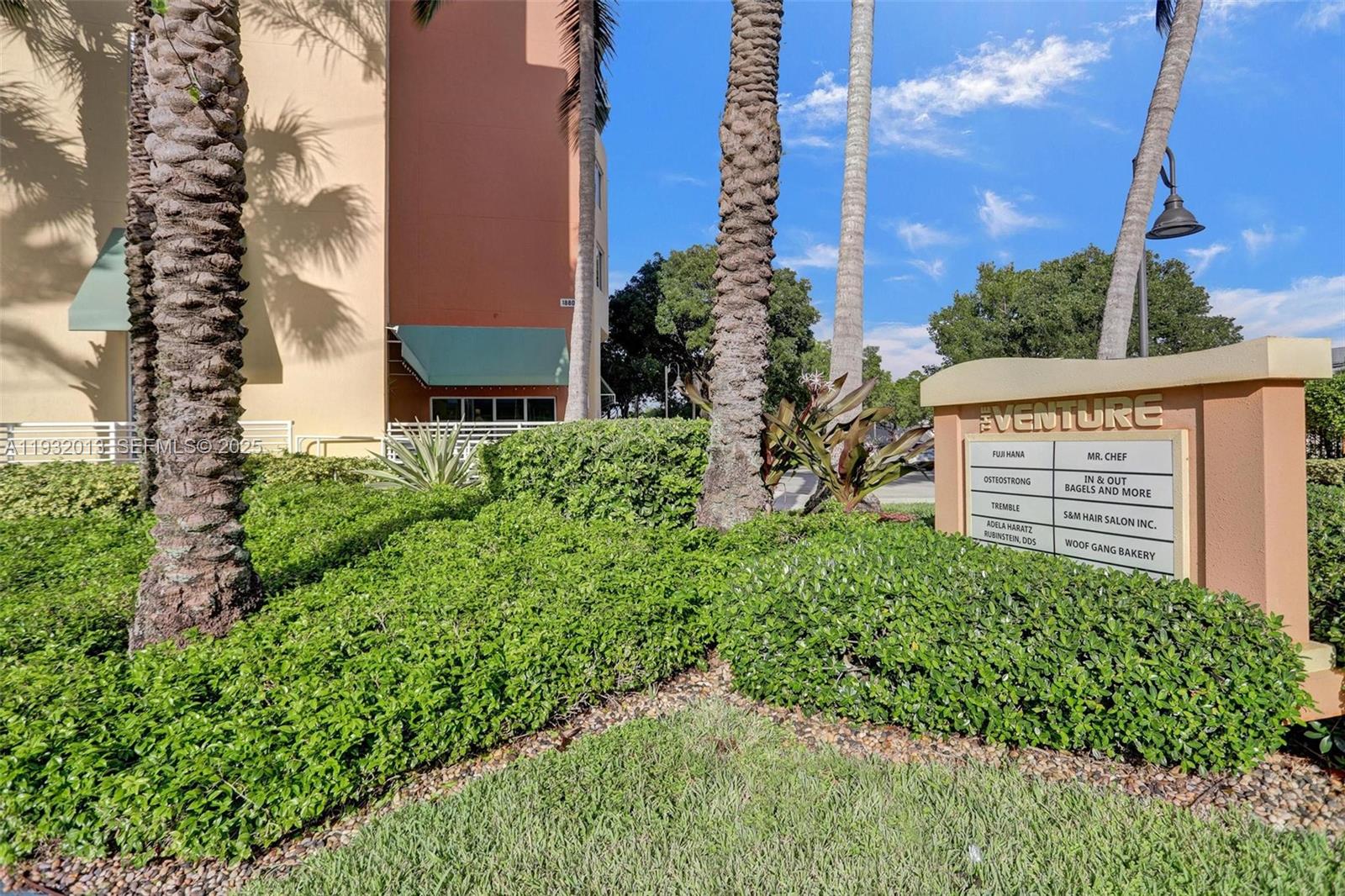 image The Venture at Aventura14