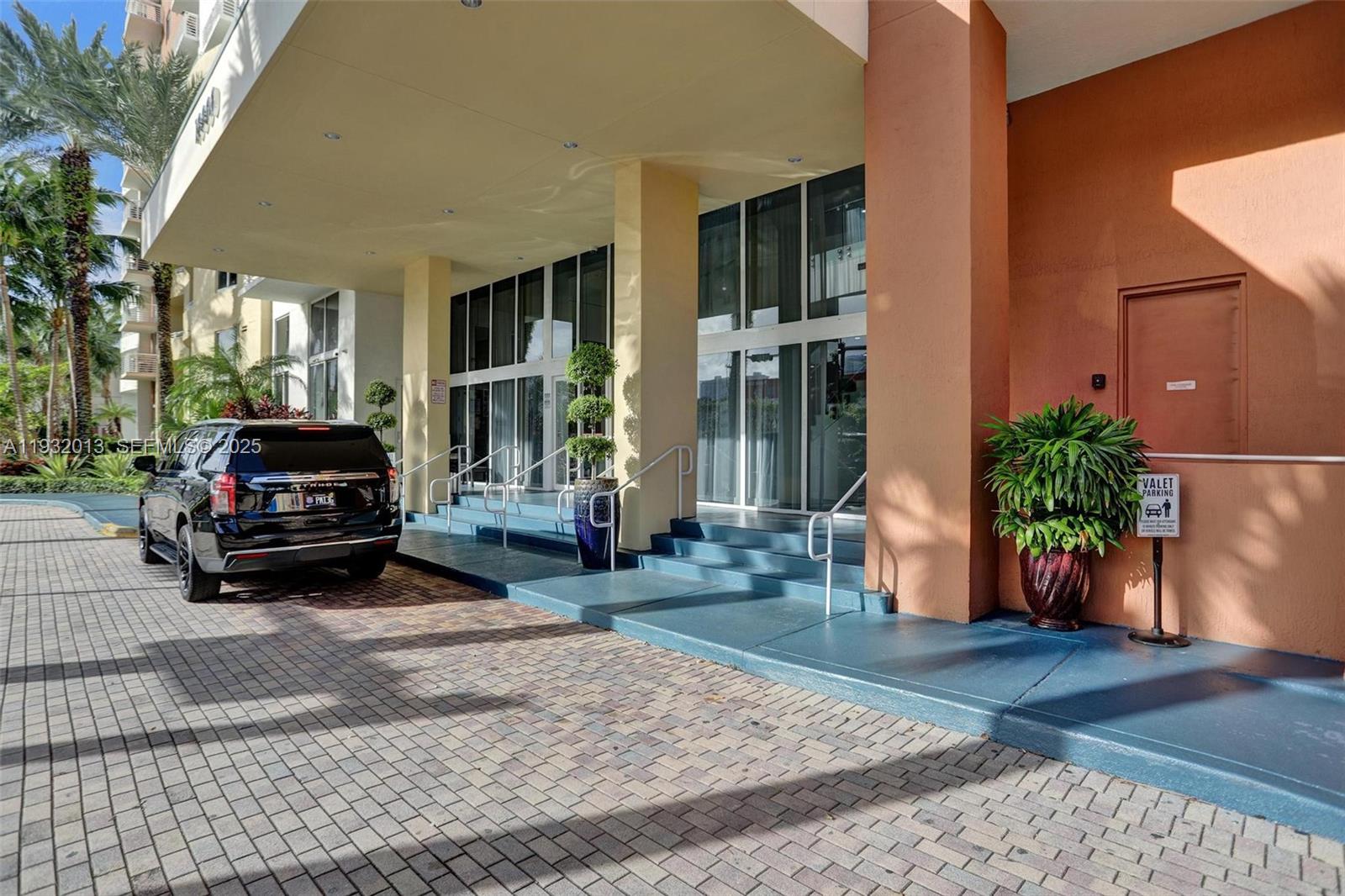 image The Venture at Aventura15