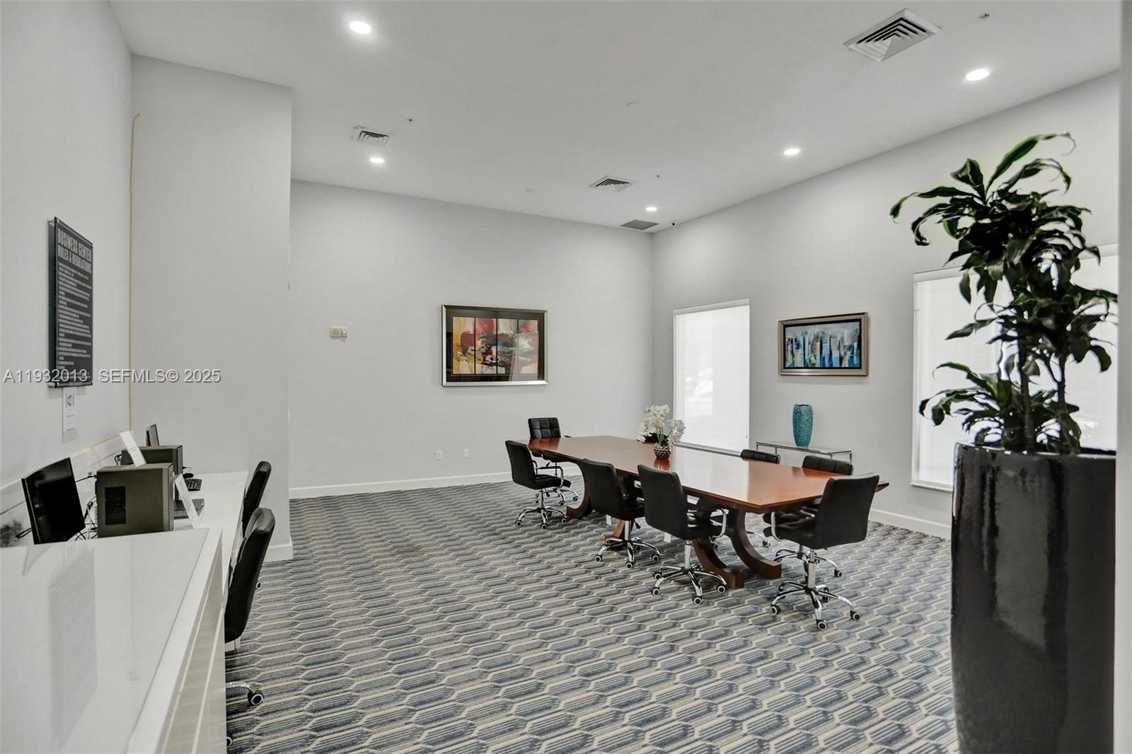 image The Venture at Aventura20