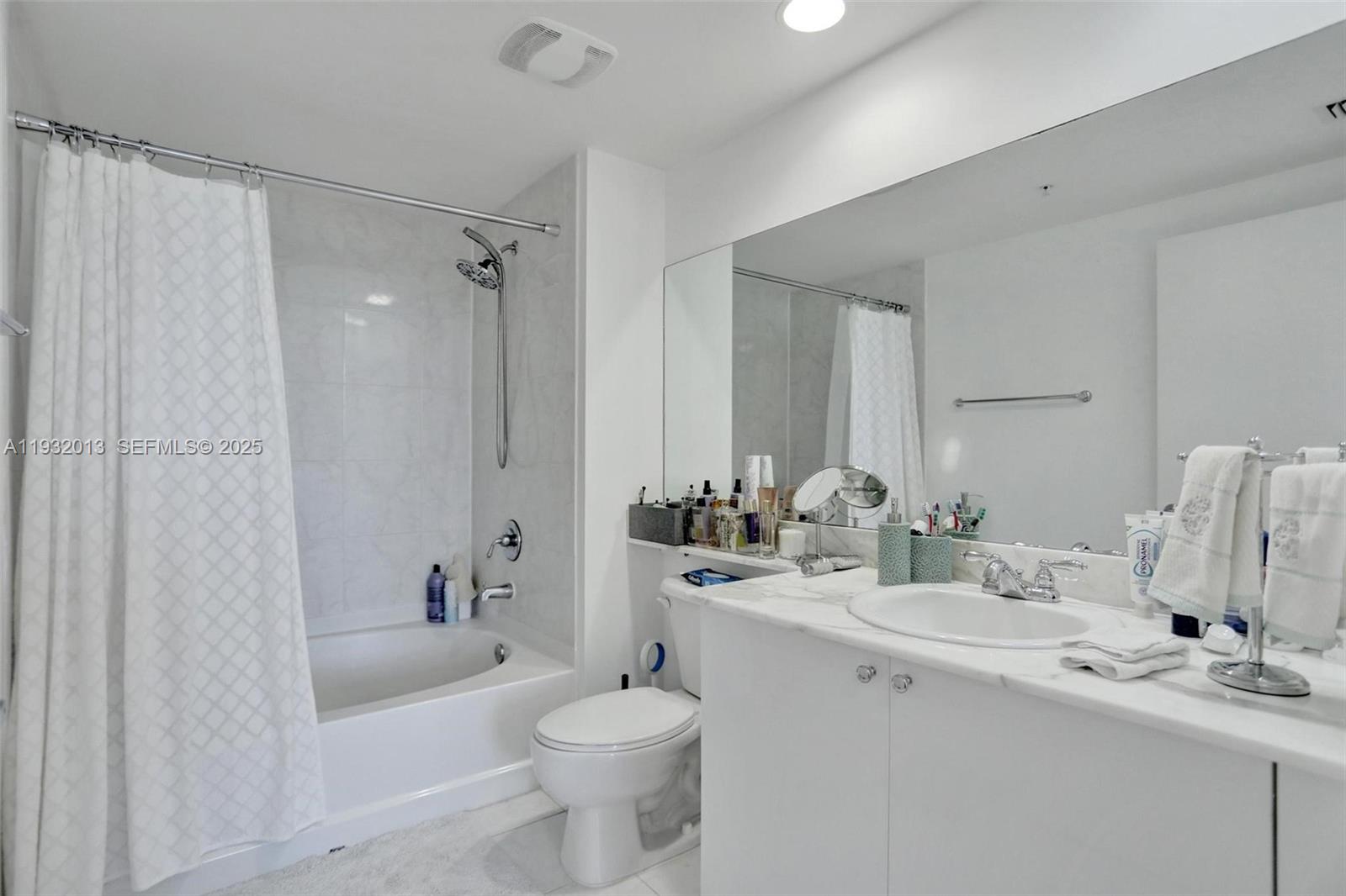 image The Venture at Aventura7