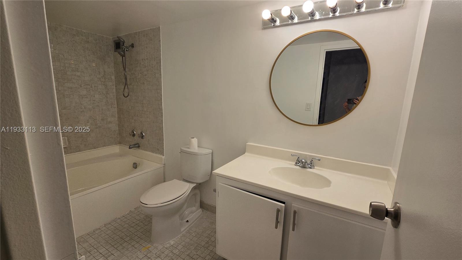 600 Parkview Dr #525 Hallandale Beach, FL 33009