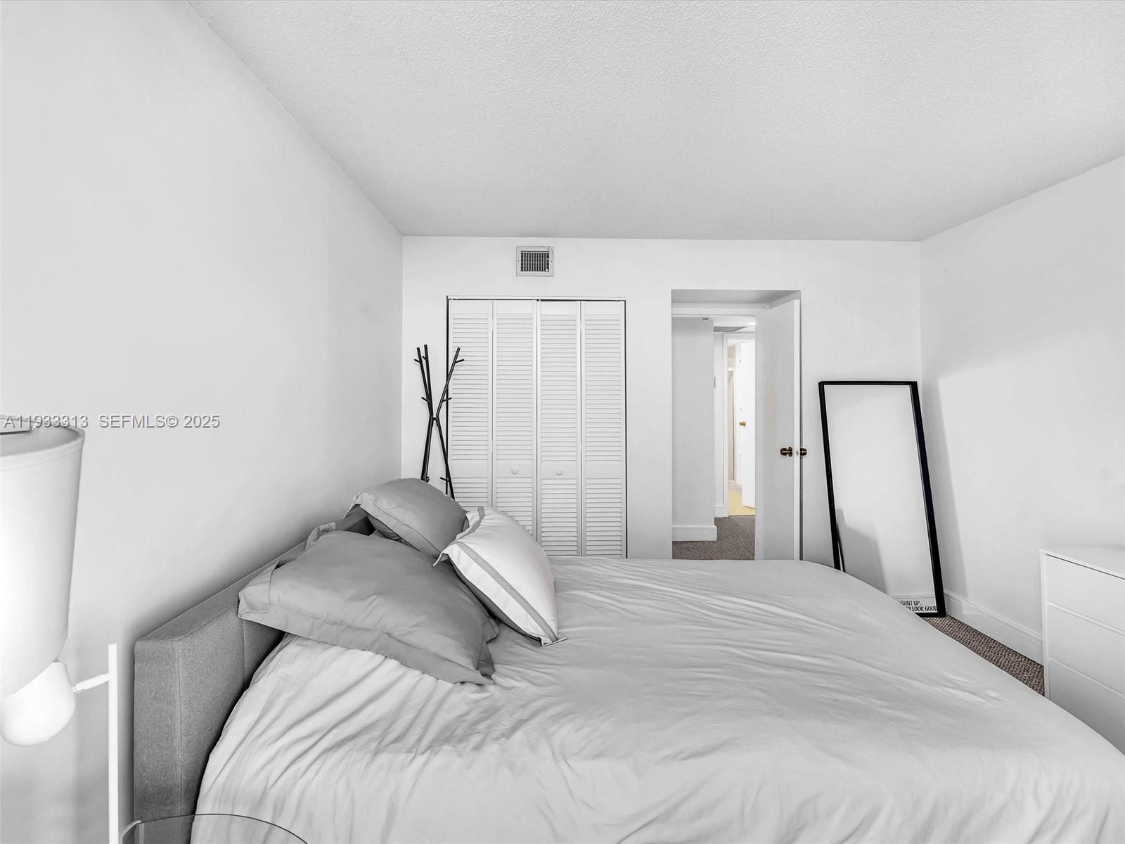 image Arlen House East9