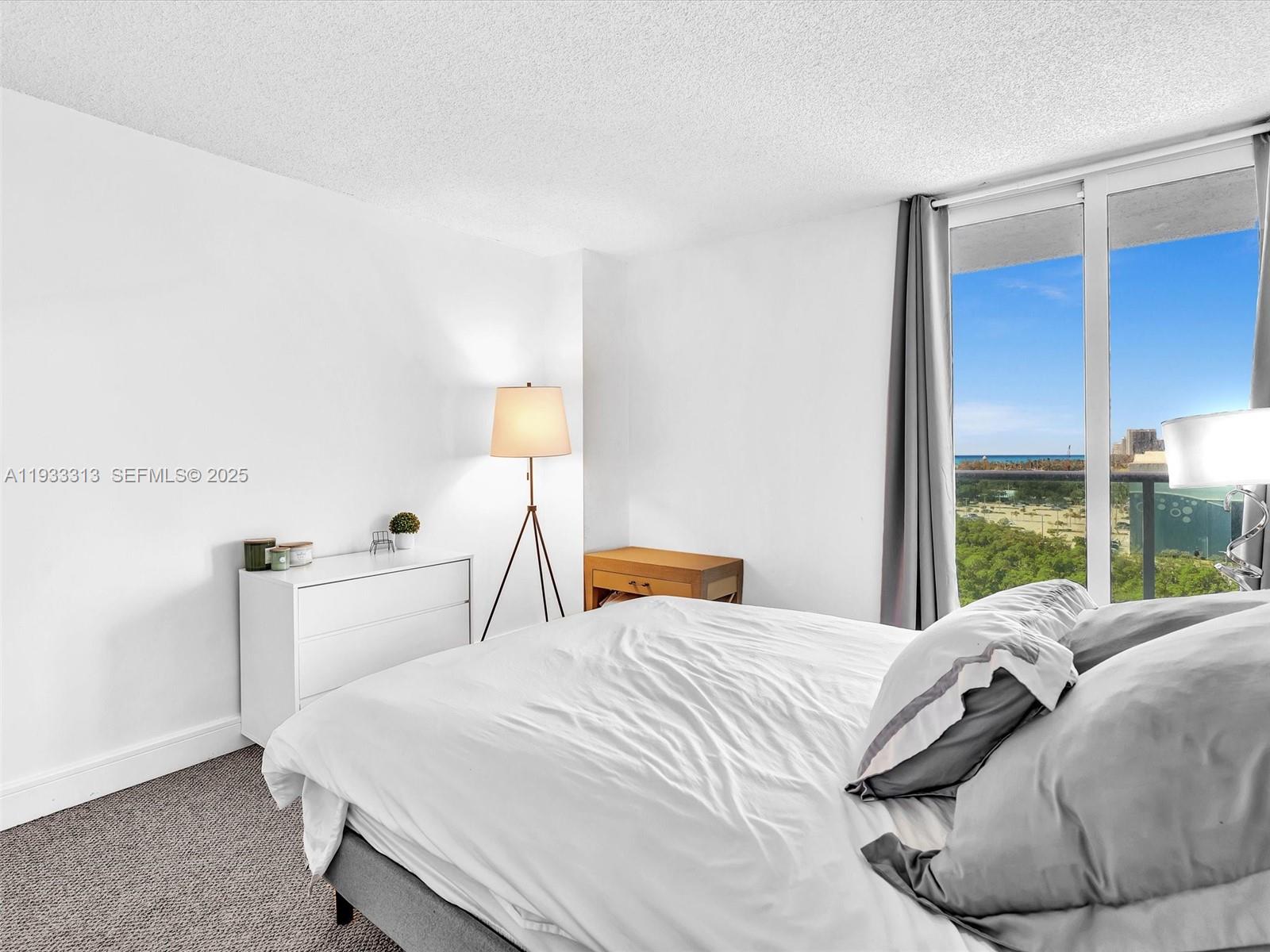 image Arlen House East11