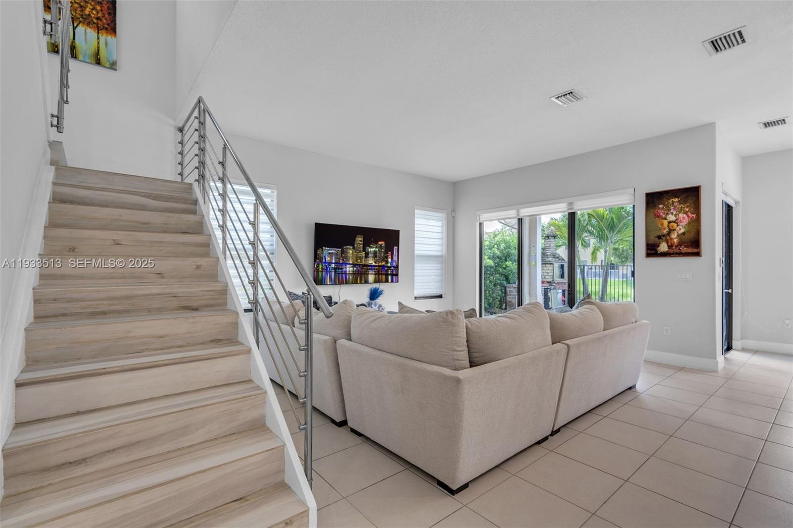 3332 W 95th Ter Hialeah, FL 33018