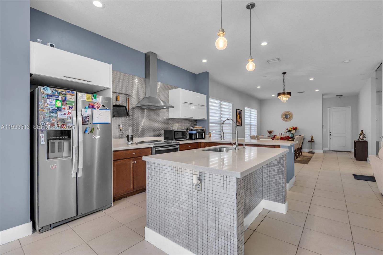 3332 W 95th Ter Hialeah, FL 33018