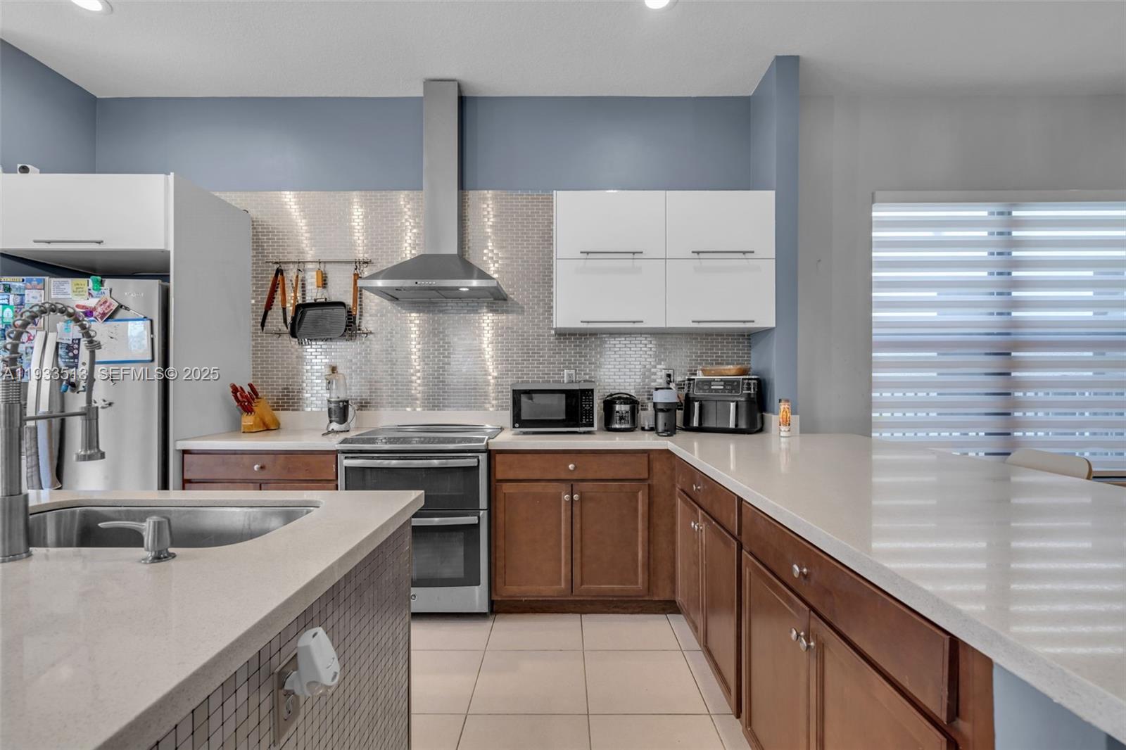 3332 W 95th Ter Hialeah, FL 33018