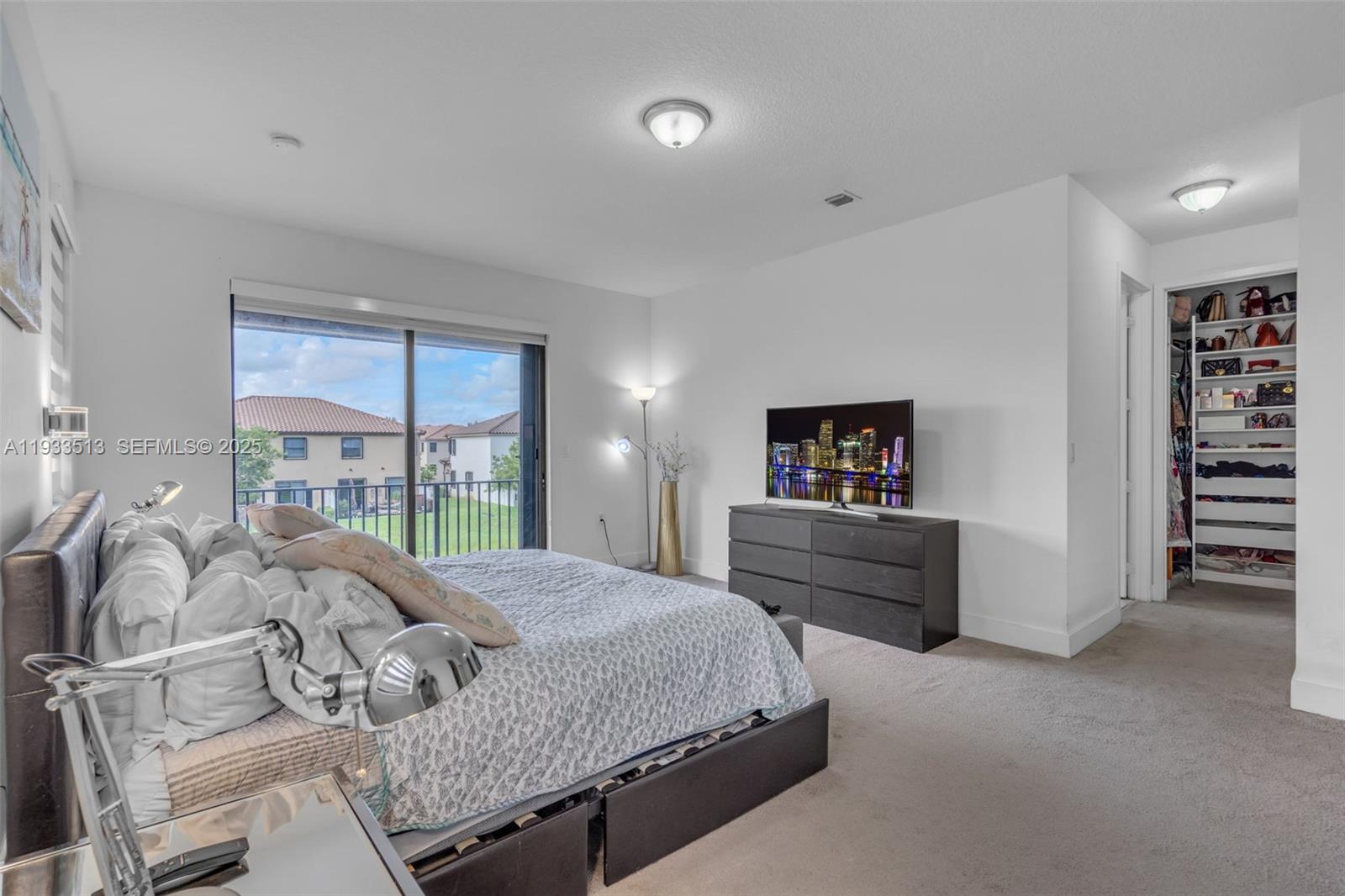 3332 W 95th Ter Hialeah, FL 33018