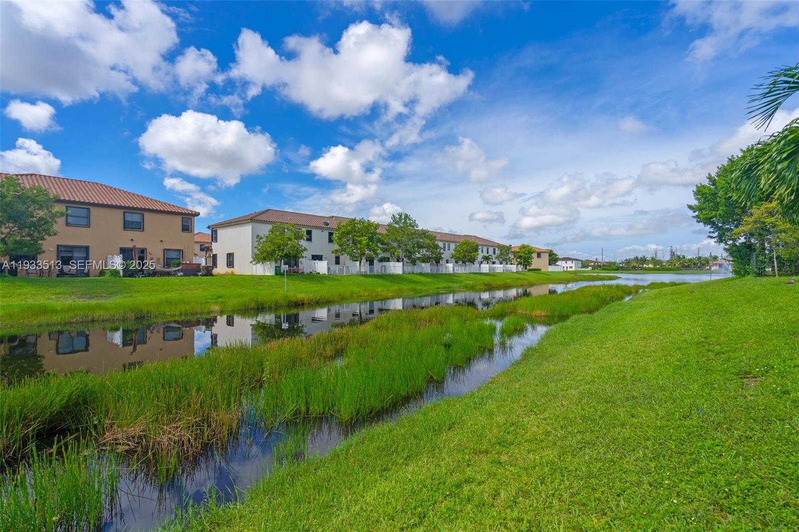 3332 W 95th Ter Hialeah, FL 33018