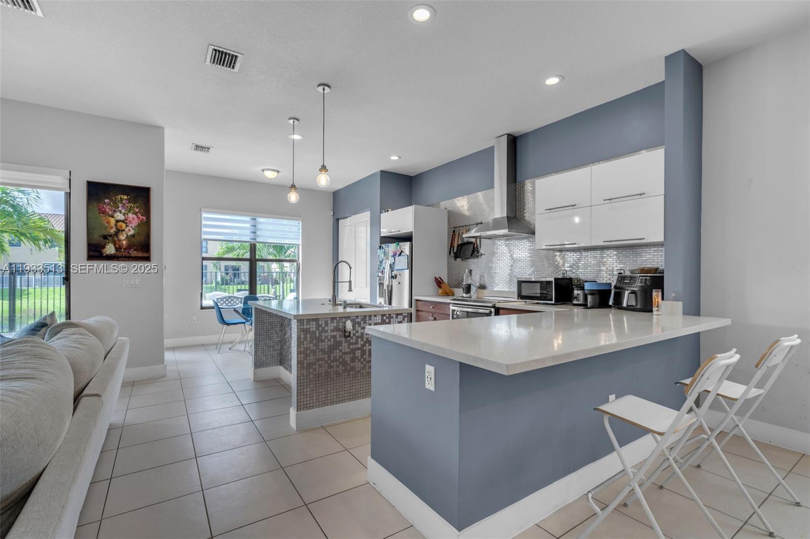 3332 W 95th Ter Hialeah, FL 33018