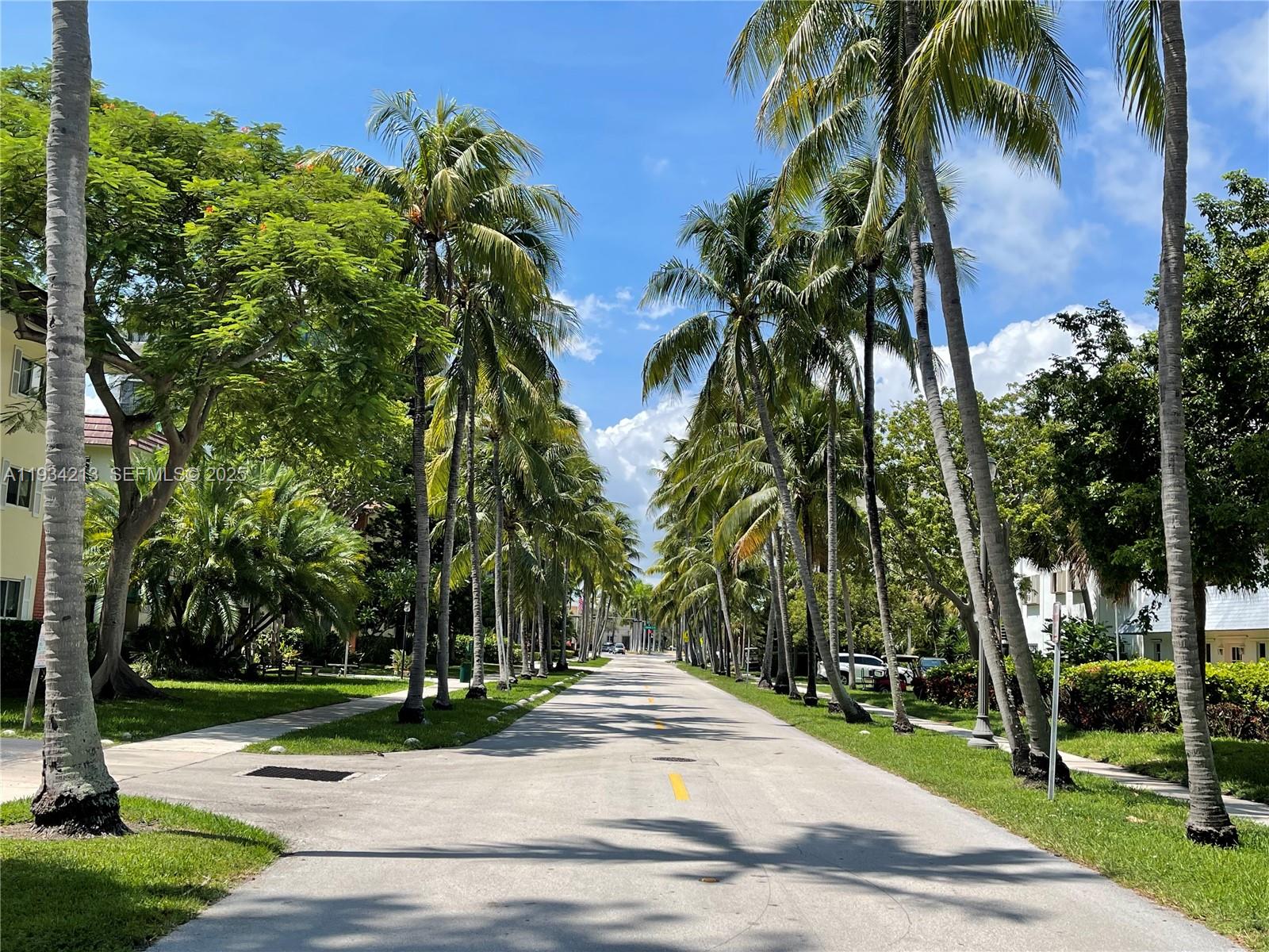 251 Galen Dr #306E Key Biscayne, FL 33149