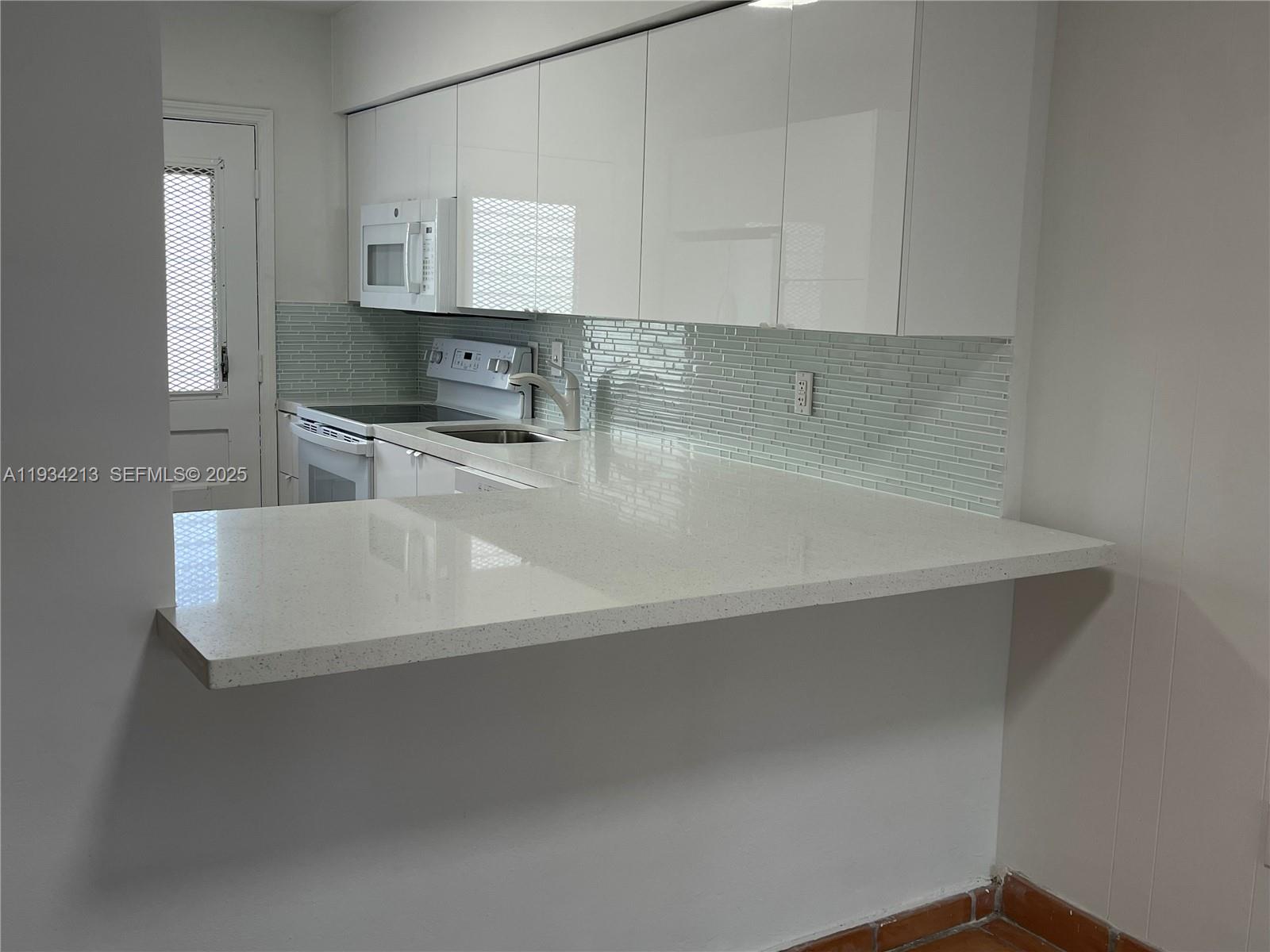 251 Galen Dr #306E Key Biscayne, FL 33149