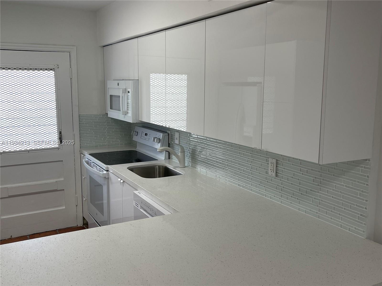 251 Galen Dr #306E Key Biscayne, FL 33149