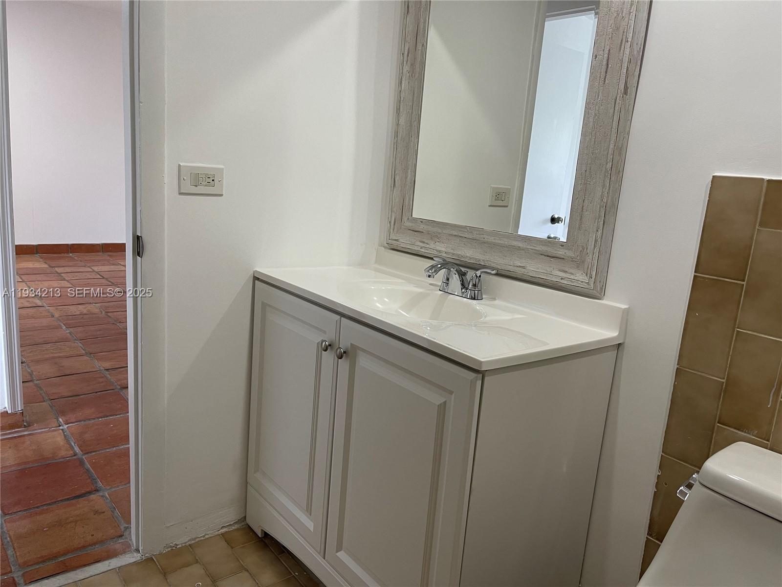 251 Galen Dr #306E Key Biscayne, FL 33149