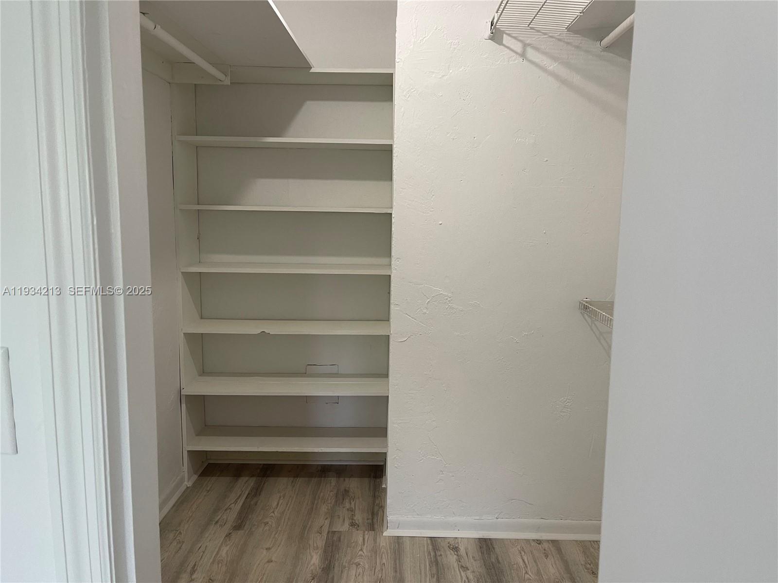 251 Galen Dr #306E Key Biscayne, FL 33149