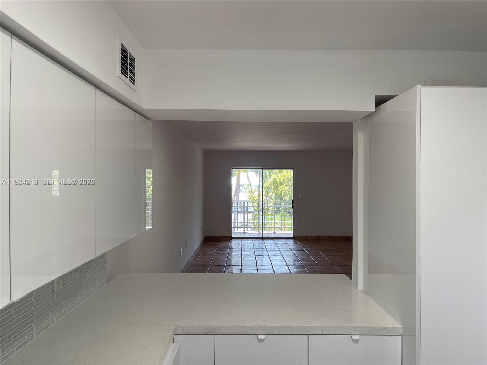 251 Galen Dr #306E Key Biscayne, FL 33149