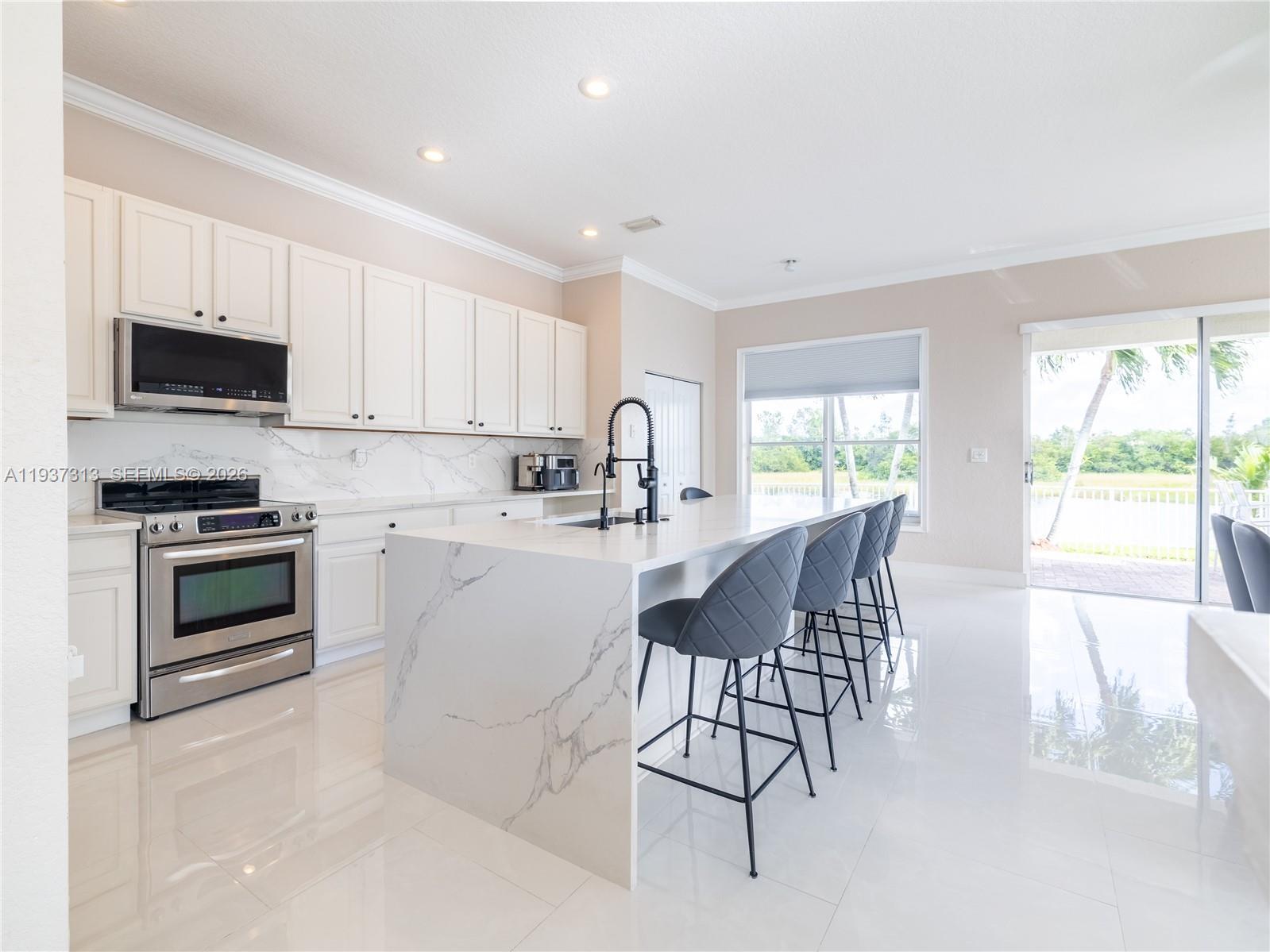 903 NW 167th Ave Pembroke Pines, FL 33028