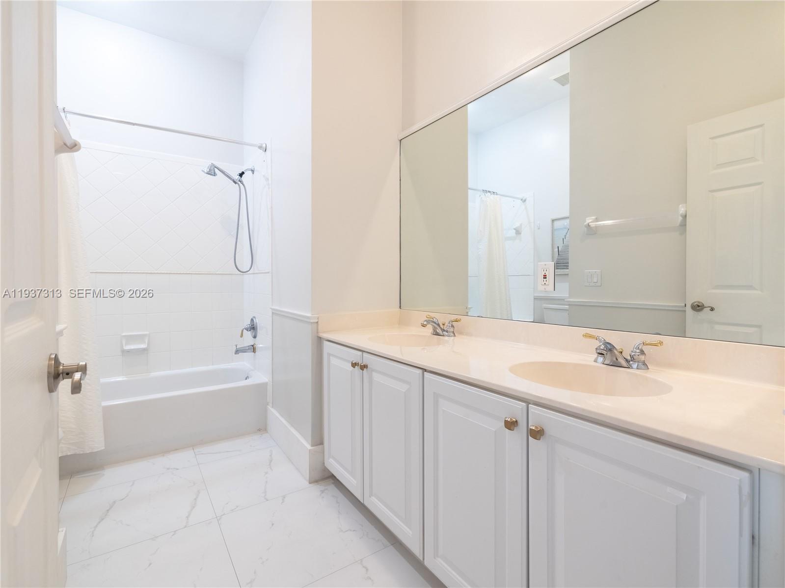 903 NW 167th Ave Pembroke Pines, FL 33028