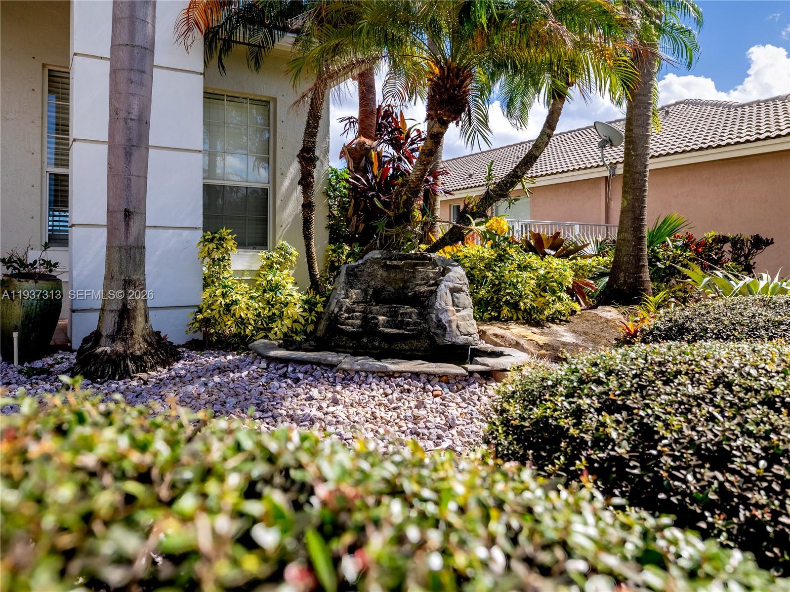 903 NW 167th Ave Pembroke Pines, FL 33028