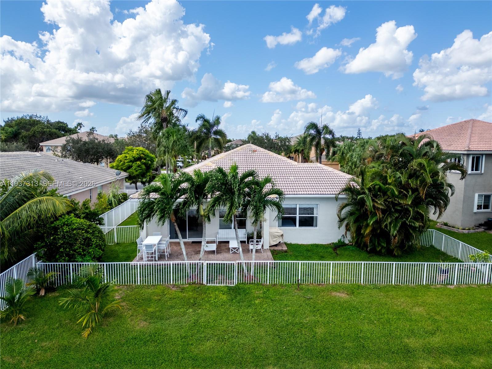 903 NW 167th Ave Pembroke Pines, FL 33028