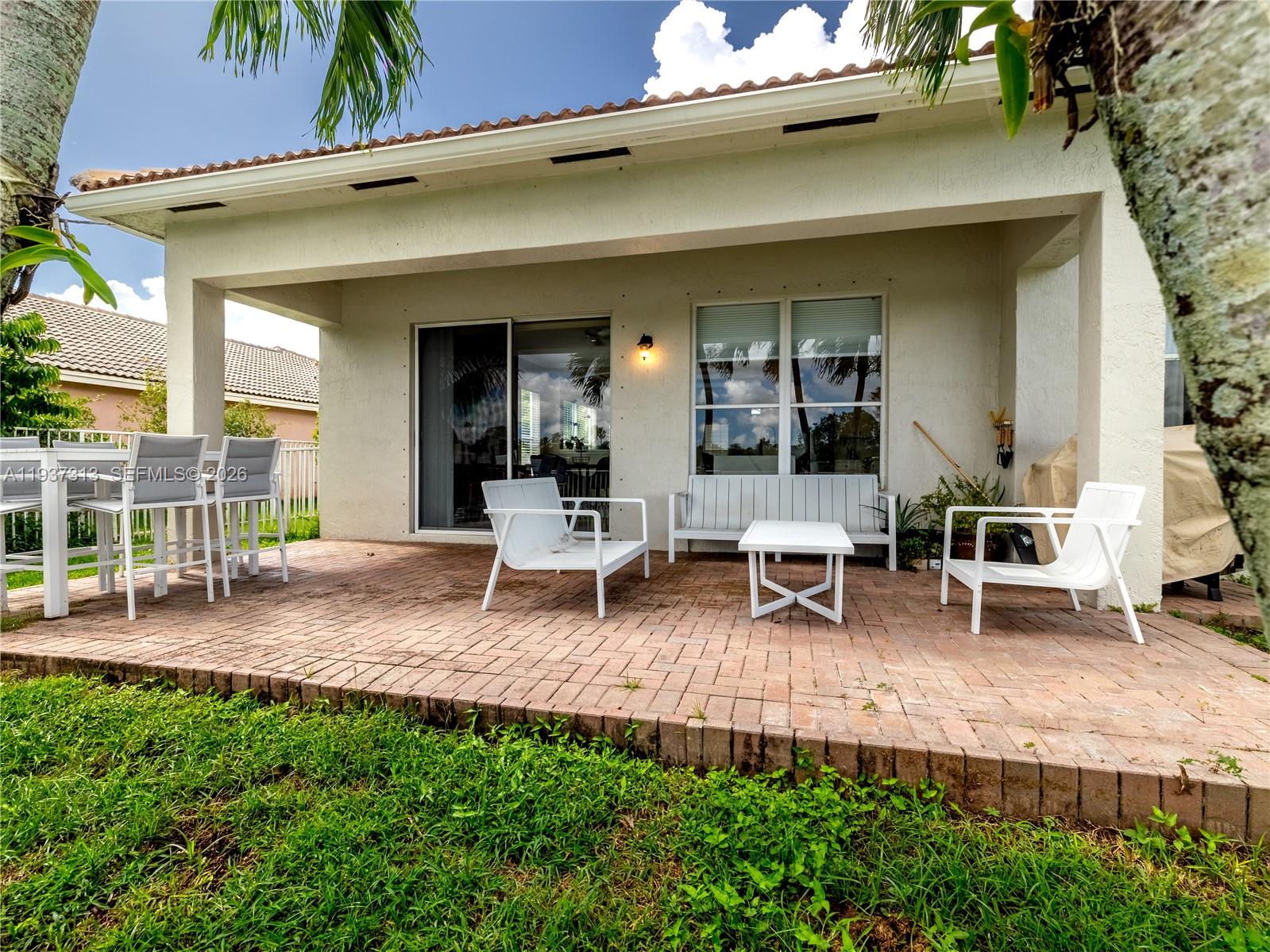 903 NW 167th Ave Pembroke Pines, FL 33028