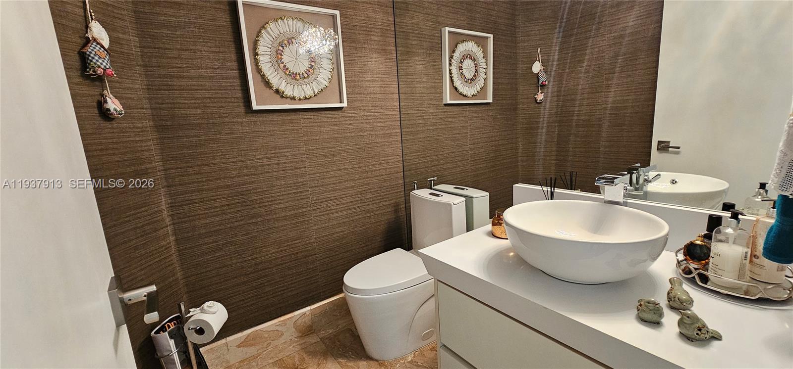 image One Island Place Condo11