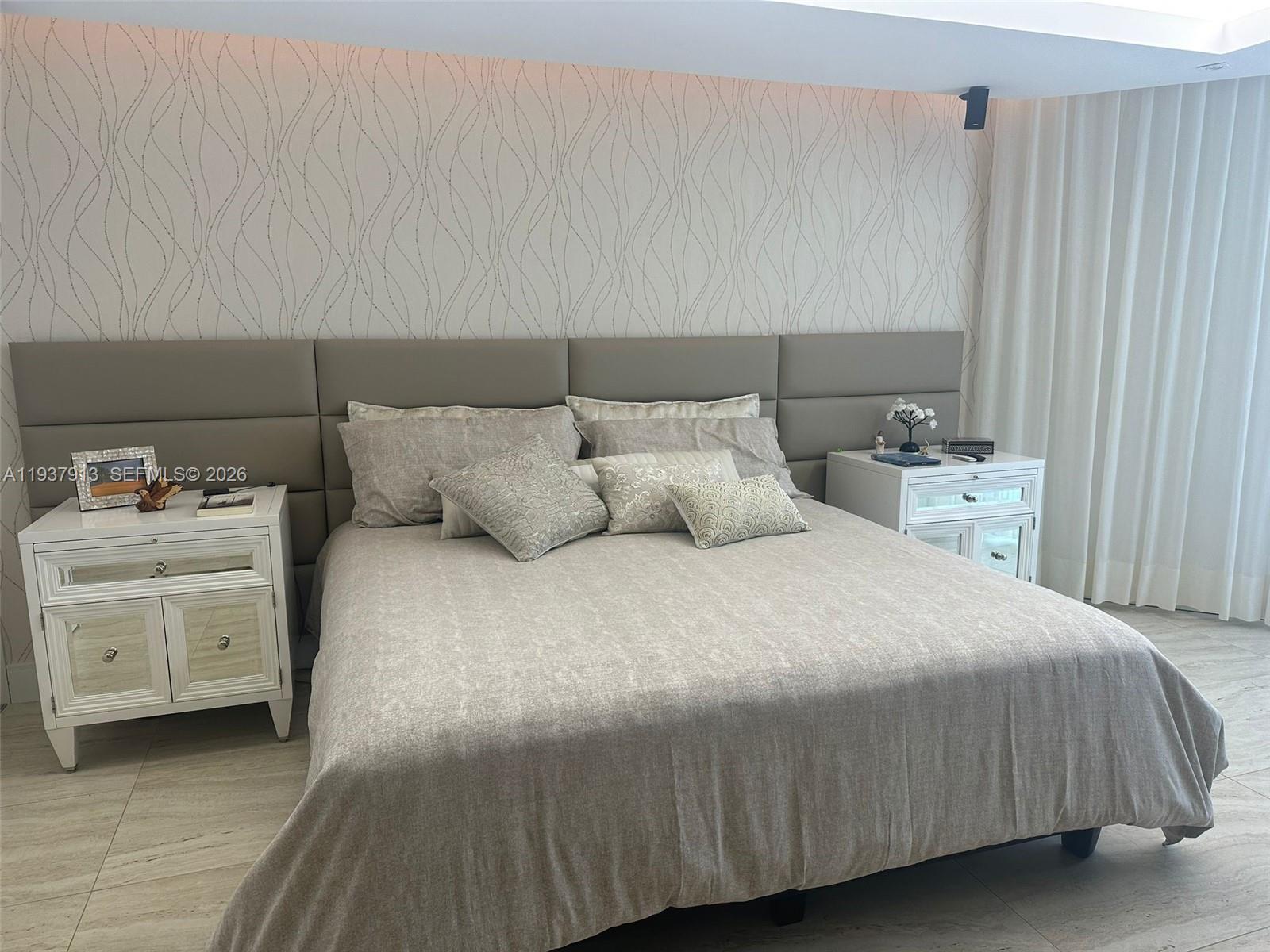 image One Island Place Condo18