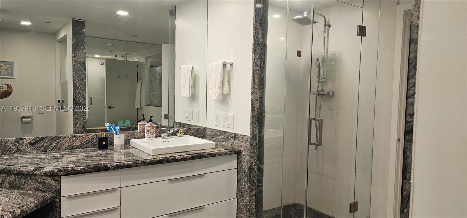 image One Island Place Condo25