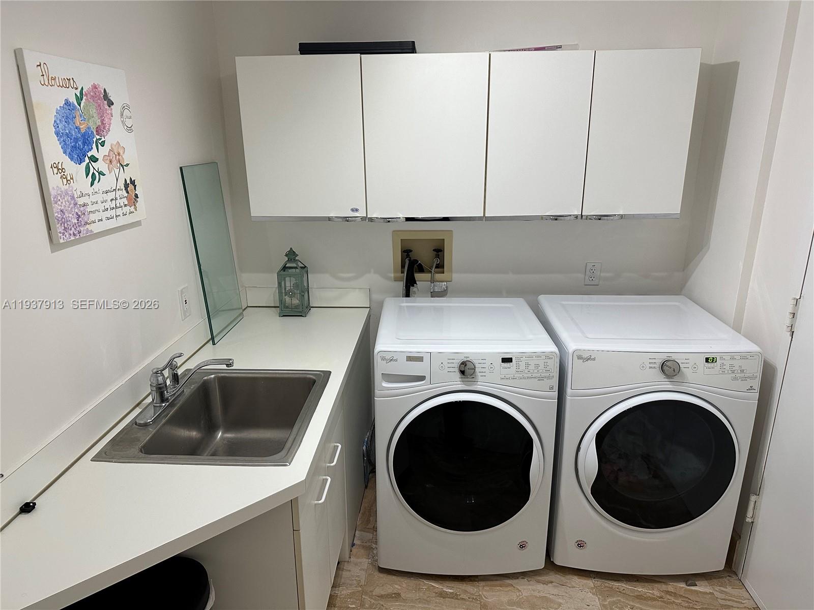 image One Island Place Condo29