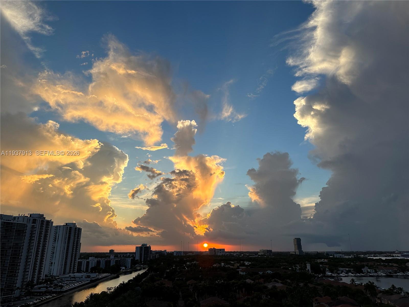 image One Island Place Condo35