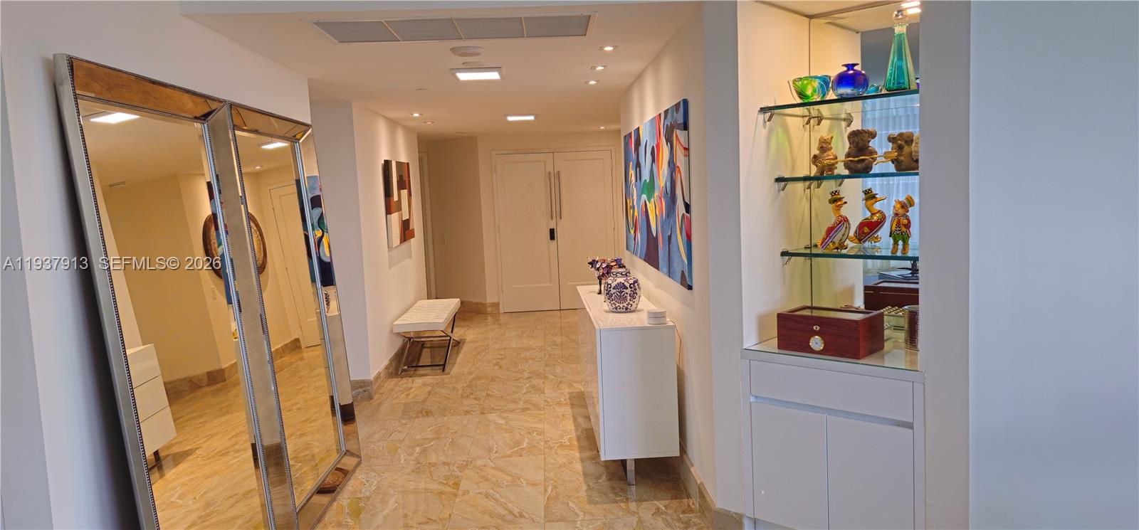 image One Island Place Condo4