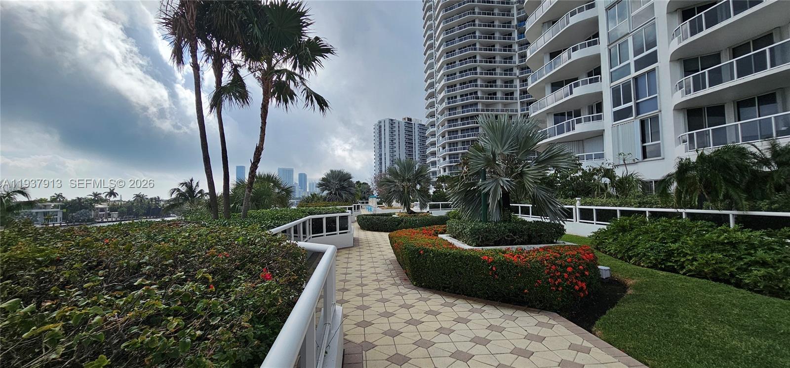 image One Island Place Condo55