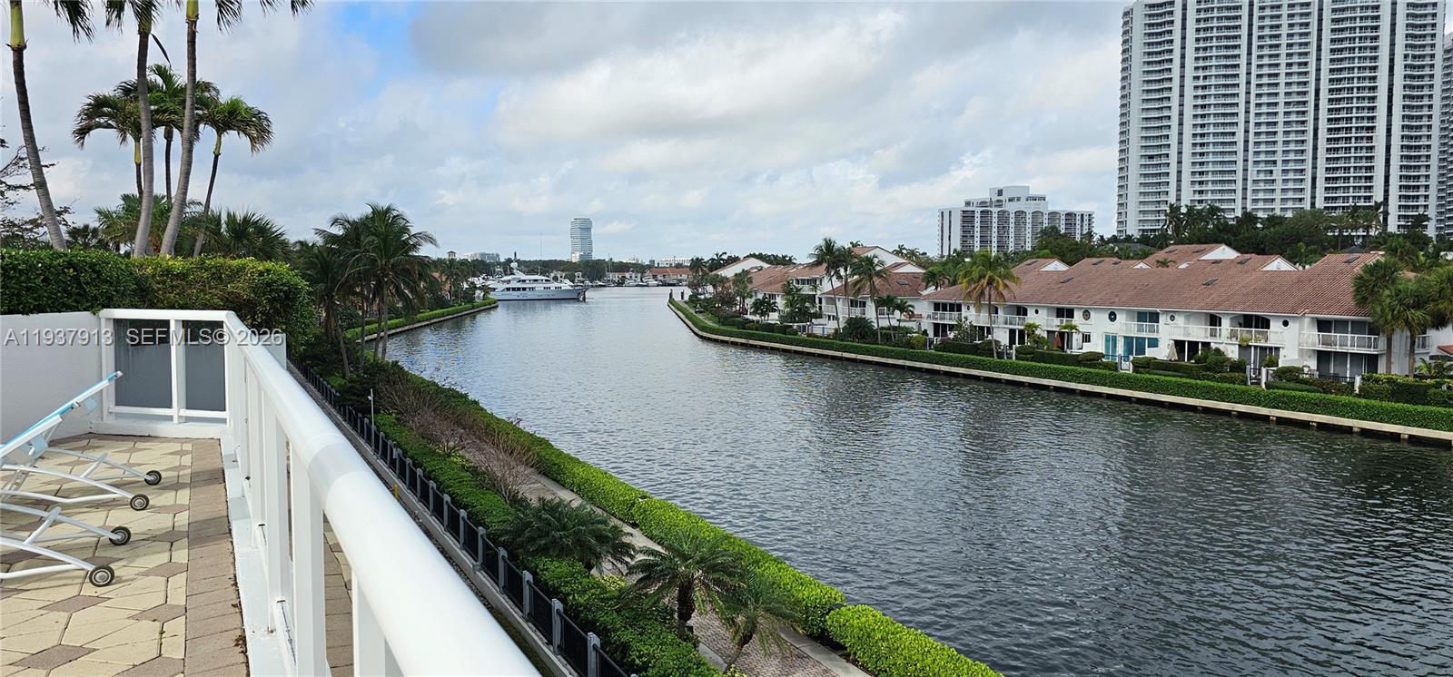 image One Island Place Condo57